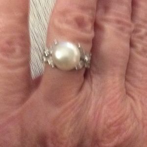 Sterling silver pearl ring with Simulated diamond